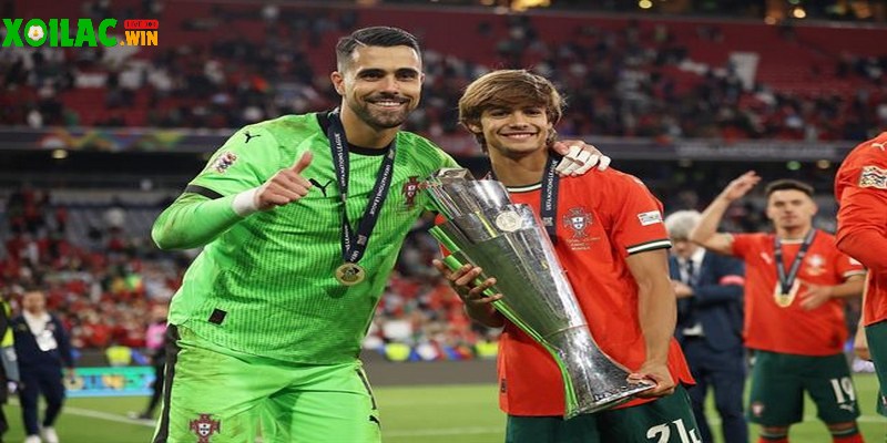Diogo Costa chia sẻ cảm xúc sau pha cứu thua quyết định trước Tây Ban Nha 2 Costa khẳng định vị thế “người gác đền” số một Bồ Đào Nha