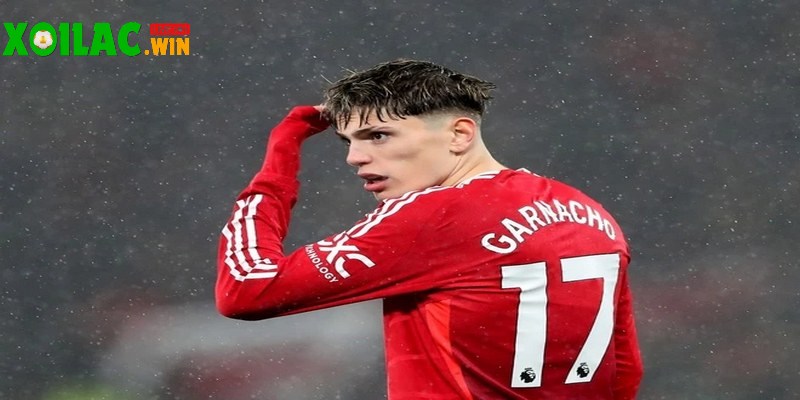Tương lai chưa rõ tại MU, Garnacho khiến fan phẫn nộ vì diện áo Aston Villa 2 Garnacho gần như sẽ phải tìm một bến đỗ mới nếu muốn tiếp tục ra sân