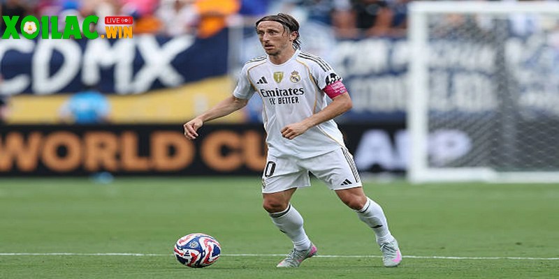 AC Milan chính thức ra mắt Luka Modric: Bom tấn kinh nghiệm cho tuyến giữa Rossoneri 2 AC Milan bổ sung chất thép và đẳng cấp cho tuyến giữa