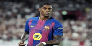 Barca vẫn còn De Jong, Romeu và tài năng trẻ Marc Bernal ở cùng vị trí