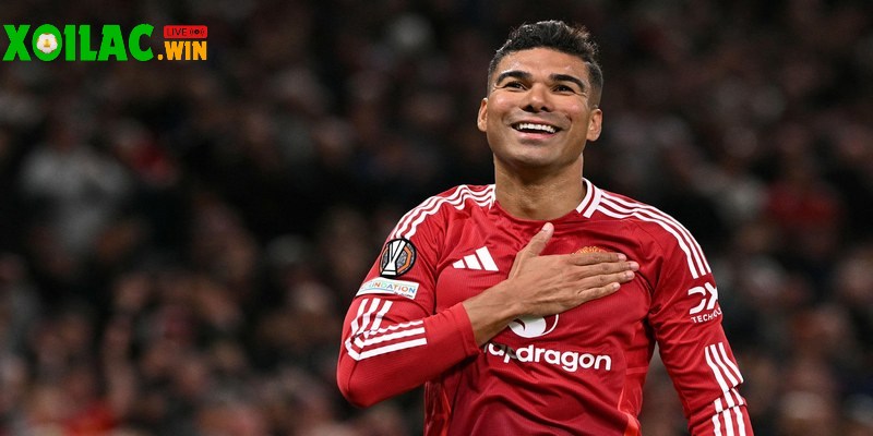 Casemiro thể hiện niềm hạnh phúc và hy vọng tương lai trong màu áo MU 2 Casemiro đang là cầu thủ lý tưởng trong đội hình MU hiện nay
