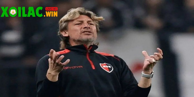 Arsenal và cuộc cách mạng toàn diện cả trong lẫn ngoài sân cỏ