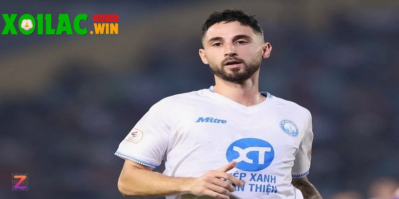 HLV Vũ Hồng Việt đánh giá cao hậu vệ Phạm Ba trong giải sắp tới